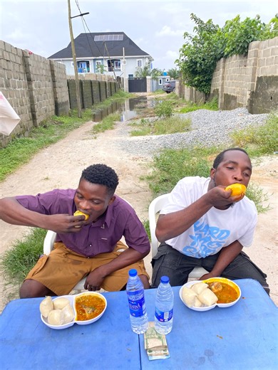 2.8K views · 28 reactions | Funny Fast Eating Competition ever between two gallant foodies This will make your day (Watch till the end)The last part will make you laugh so hard藍 #Competition #Game #GameOn #funnyvideos #foodie #eatingcompetition | Spicy | Facebook