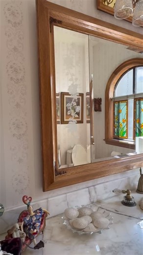 If your mirror never looks completely clean… this tip will help you 🪞✨ Save it for your next cleaning 😉 #CleaningTips #HomeCare #DeepCleaning | DRB Cleaning