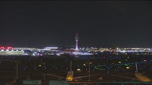 Some air traffic controllers evacuated Atlanta control tower due to strong winds