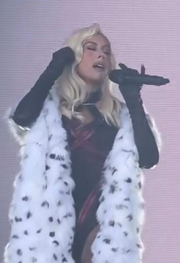 Christina Aguilera en los Alpes austriacos: presentación legendaria