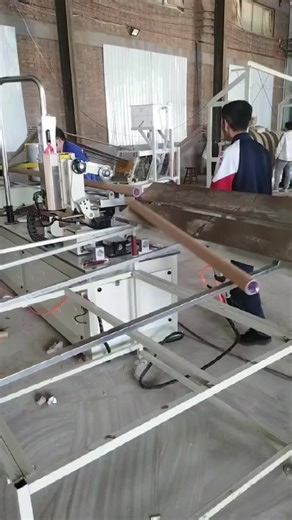Installing and debugging of the paper tube drying line, the verticality of the small paper tube is much better. 小纸管调试烘干流水线 垂直度更高