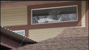 What's with the floating leg?