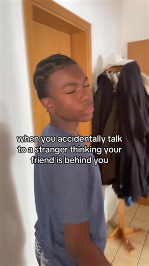 Awkward Moments: Talking to a Stranger Mistaken for a Friend