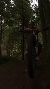 La llanta de confianza de @loicbruni. Butcher convierte las líneas más salvajes en puro flow. #iamspecialized #mtb #butcher | Specialized Bicycles