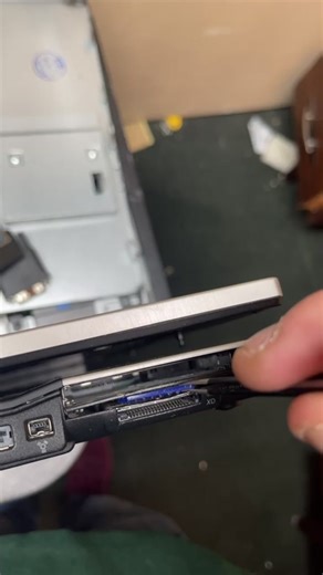 Getting a stuck SD card out of a computer 😲 #fyp #stuck #card #computer #repair #foryoupage #pc