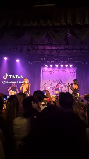 The Two Lips debuted their new song “Every Lifetime” at The Roxy Theatre, which will appear in the Prime Original Series, Off Campus that premieres May 13th! #TheTwoLips #OffCampus @The2Lips