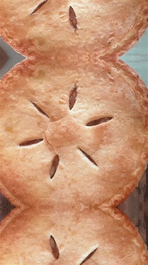 #divinedessertsanddesignes #customdesserts #customtreats #customconfections #madewithlove