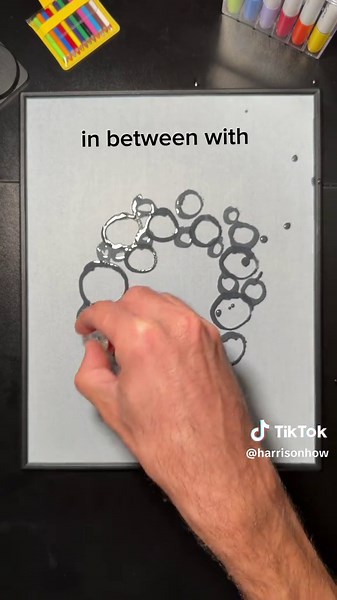 If you can draw a circle, you can draw a perfect wreath. ITS EASY! #howtodraw #drawingtutorial #wreath