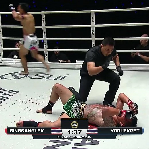 NO QUIT ❤️‍🔥 Yodlekpet weathers the storm of Gingsanglek to score an epic third-round KO!