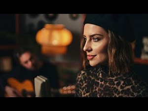Maja Keuc - Mavrične oči (acoustic LIVE)