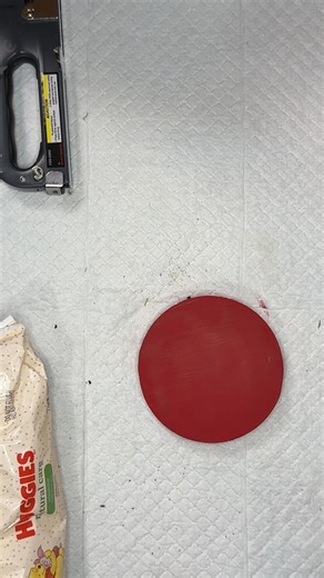 I used a bed spring for this cute Christmas craft #christmascrafts #craftideas #pickitzcrafts | Pickitz Crafts