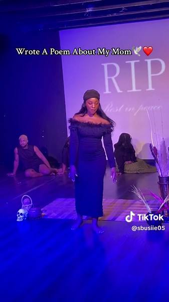 i miss her so much😔❤️🕊️#SAMA28 #poem#fyp #viral #🥺🥺🥺 #afdastudent #poemaboutmymom #ripmomma❤️🕊