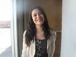 iCARLY star MIRANDA COSGROVE + her real-life BFF!