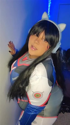 I play to win #bigandgorgeous #biggirlbannger #overwatchcosplay #overwatch #cosplayingwhilelatino #cosplayingwhilefat #dvaoverwatch #dvacosplay