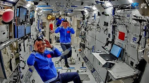 Shenzhou-18: Chinese astronauts test strength and muscle in space