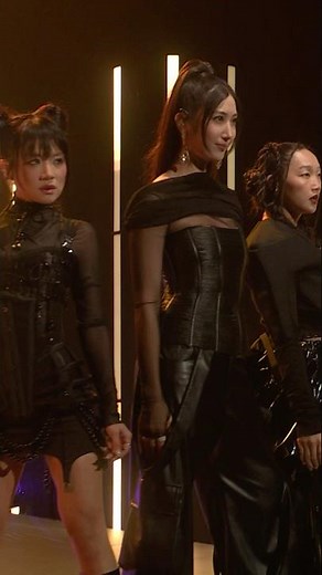 #EJAE, #AudreyNuna & #ReiAmi from #KPopDemonHunters perform “Golden”! ✨ #FallonTonight