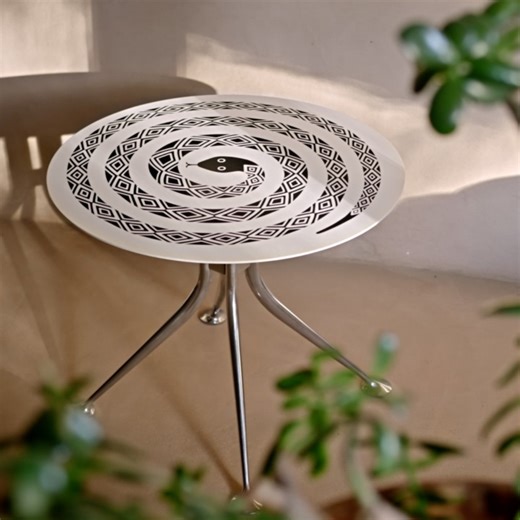 In partnership with the Georgia O’Keeffe Museum, we are excited to announce the New Mexico Collection, featuring the Girard Snake Table, designed by Alexander Girard but never put into production until now, and a special version of the Eames Wire Chair Low Base, designed by Eames Office, in the “bikini” style pairing Girard Toostripe in Ochre Dark/Sienna on a soft-white wire frame and base. The collection was inspired by the creative camaraderie among Alexander Girard, Charles and Ray Eames, and