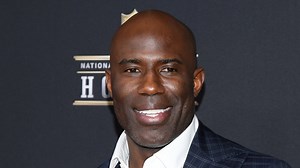 Former NFL star Terrell Davis alleges wrongful handcuffing; racial motive a 'component' in lawyer's investigation