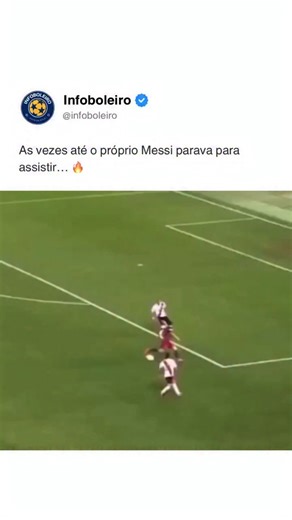 Na Voz da Torcida ®️ on Instagram: "😮‍💨 Muita gente lembra do gol do Messi… outros do golaço do Suárez… Mas quem entrou em campo pra brilhar de verdade foi Neymar Júnior! ⚽️ A final era Barcelona x River Plate. O mundo inteiro assistindo. Os argentinos vieram com garra, marcação forte, querendo calar o trio MSN. Mas o camisa 11 decidiu que aquele dia teria o selo Neymar de espetáculo. ✨ Dribles curtos, passes mágicos, toques de calcanhar, chapéus, domínio absurdo… Neymar fez a bola grudar no p