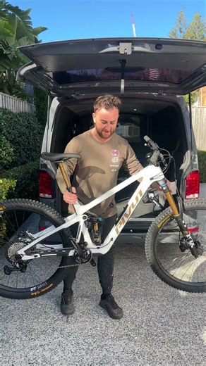 I must say I am a massive lover of pivot mountain bikes!