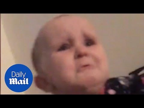 Toddler tantrum: A baby absolutely refuses to have a bath - Daily Mail