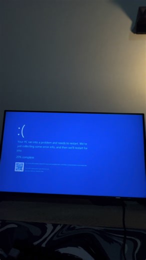 Blue Screen Again😭 #comp #desksetup #setup #bluescreen #windows11