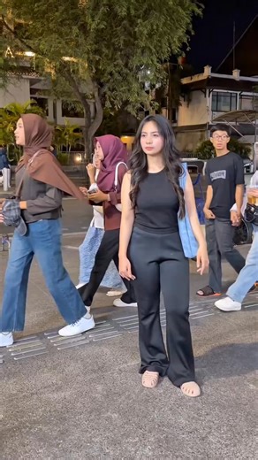 Funny girls prank 😂 #comedy #funny #prank | MK PRANK VIDEO