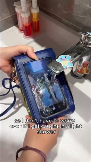 Stylish touchscreen wallet for women