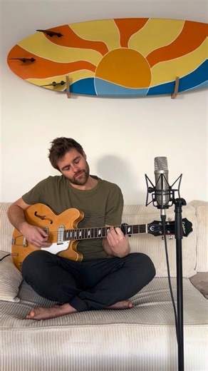 Petit K | Faut se foutre sacrément à poil pour déclarer sa flamme en chanson. Déjà, il faut avoir assez confiance en soi, en l’autre, puis à la... | Instagram