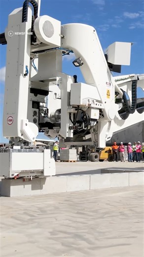 37K views · 16 reactions | Described as "the world’s most advanced construction robot," the Hadrian X can lay bricks at up to 500 blocks an hour! #reels #bigmachine #machines #bricklaying #bricks #innovation #innovate | In The Know Now | Facebook