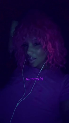 simbillygoat (@simbillygoat)’s video of mermaid
