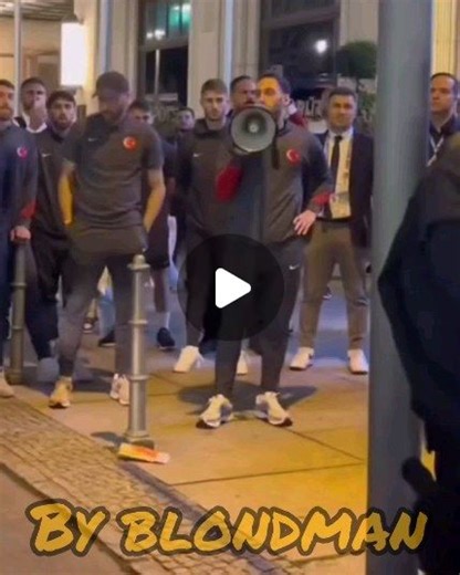 𝓑𝓵𝓸𝓷𝓭𝓶𝓪𝓷🌹🧿 on Instagram: "🌹"