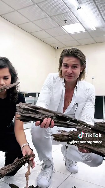 About 3 Million USD Worth Of OUD #jeremyfragrance #oud #agarwood #oudwood #fragcomm #fragrancecommunity #whitelook #whiteoutfit #wood #holz #expensive