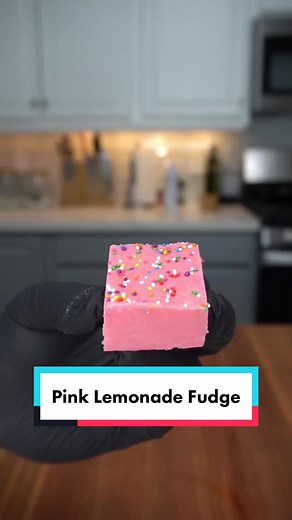 Easy 3-Ingredient Pink Lemonade Fudge Recipe