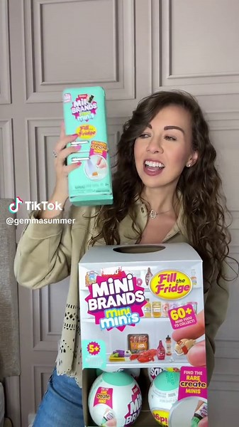 Replying to @Maria😼🏐🗣️ Let’s unbox the fridge in the @minibrands Fill The Fridge range, it’s SO cute omg 🥹😍 adpr @ZURU Toys #asmr #foryou #gemmasummeropens #unboxwithgemmasummer #minibrands #minibrandsfillthefridge #minibrandsminiminis #toytok #toysoftiktok #uktoyunboxer #surprisetoy #asmrunboxing #asmrtoyunboxing #minifood #minifridge #fillthefridge