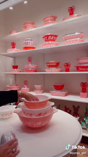 How I stack my Pyrex.