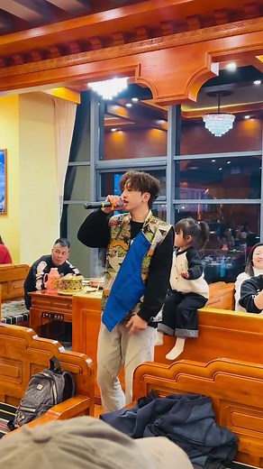 チベット民族衣装での踊りを楽しもう