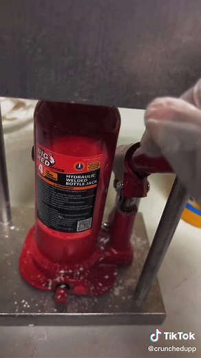 How to Make Cornstarch Chunks Without Oven