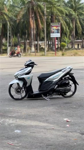 #CapCut kamu itu lucu boyy🗿 owner :@_abdulhadi666 #vario125 #variomodifikasi #varionistyindonesia #vario125old