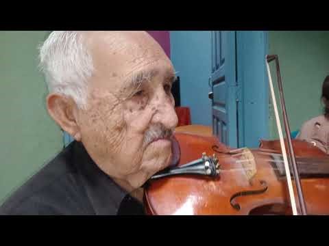La Cruz de Madera con don Lucio y José Moreno, (Mayely)