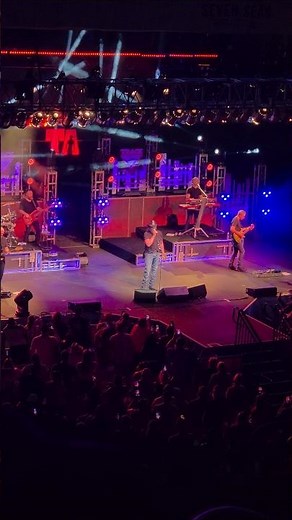 Trace Adkins: Honky Tonk Badonkadonk (LIVE) 4/18/26 Sea World Orlando