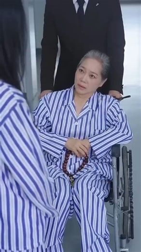 P3... PDG voit fillette ramasser des déchets pour sa mère, sans savoir qu’il est en réalité son vrai père #Lminidrama #films #PDG | L-Mini Drama