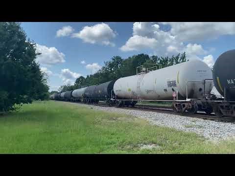 CSX 431 leading M692 out of Greenwood with a great K5LA on 8-15-25