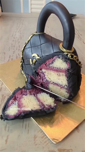 It's it Cake? Coach Purse? by @DesignedDelights #isitcake #cakeart #coachpursecake #cake