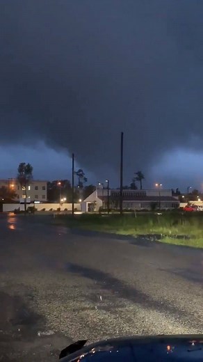 SCARY! This video taken by Wayne White shows an apparent tornado in North Myrtle Beach today. It was spawned by Hurricane Dorian. | WLTX News19