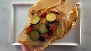 Tender fish, steamed to perfection with fresh veggies. 👉 Recipe for Ratatouille Fish en Papillote: http://ow.ly/TbrU30dmSMV #LGCanada | Chatelaine