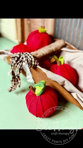 96K views · 2.5K reactions | Diy EASY Fabric Apples #appledecor #dollartreediy #easycrafts #primitive #farmhouse # | Blessings Craft Therapy | Facebook