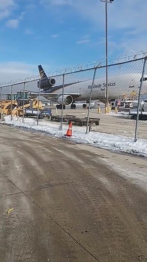 MD-11 Engine Run Up Test | EXTREMELY LOUD Aircraft Engine Run Up Warning VERY LOUD | Jet Engine Run