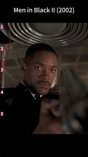 Men in Black II (2002) | Agent J Scares Off the Alien Jeff