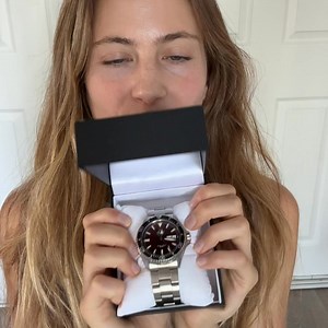 Deep red dial. Sapphire crystal. Automatic movement. 💥 The Orient Kamasu is the ultimate affordable flex—under $400 and built to turn heads. | Orient Watch